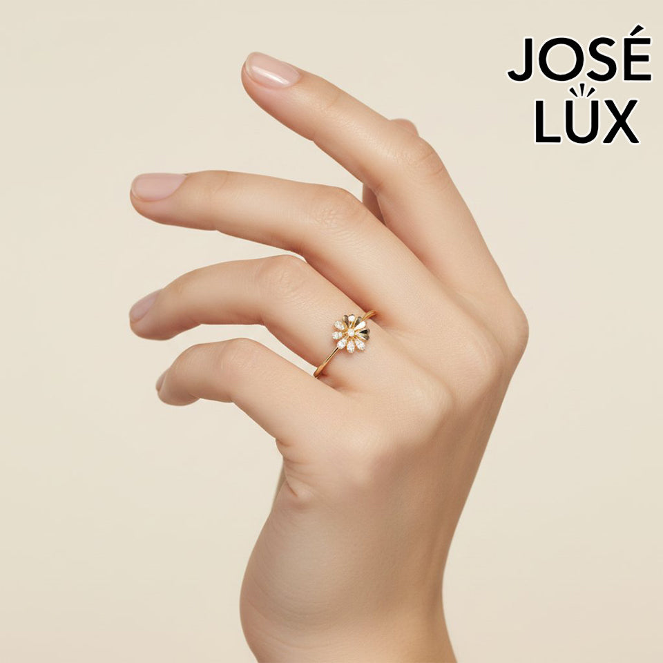 Handmade Moissanite Daisy Flower Ring — 10K & 14K Gold, GRA Certified Moissanite