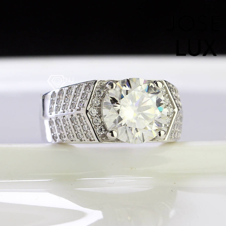 Close-up of Men's Sterling Silver Moissanite Ring 4CT with Ribbed Pavé Band showcasing the radiant moissanite and detailed pavé design.