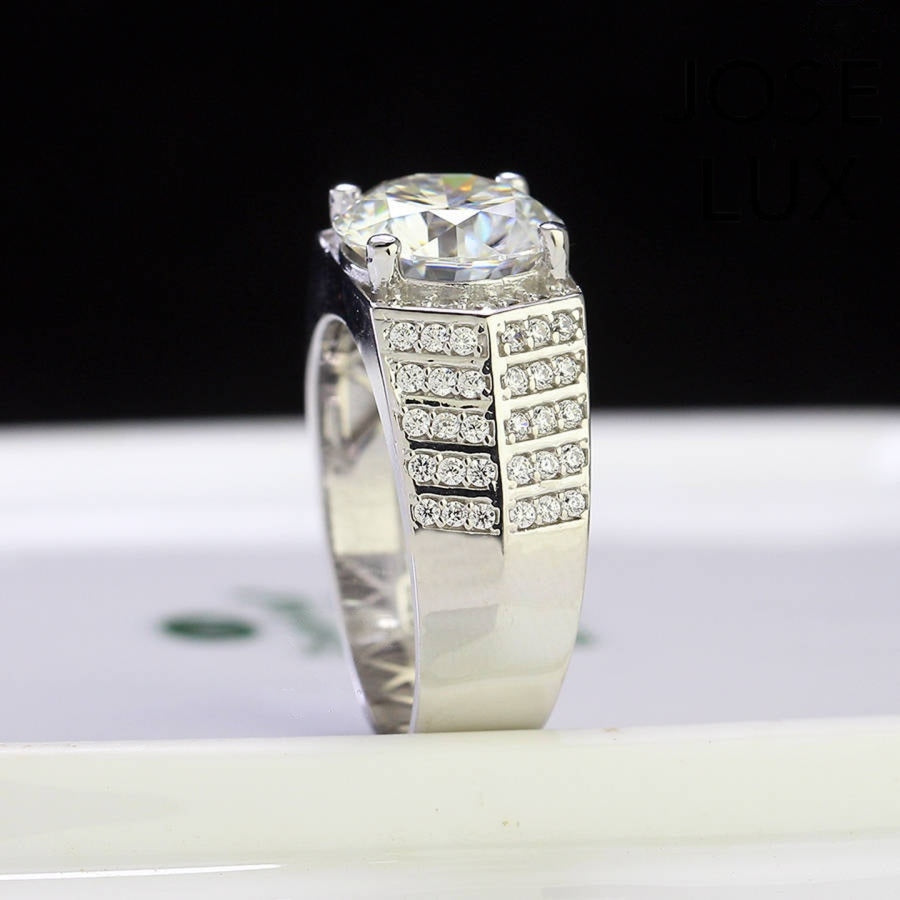 Side view of Men's Sterling Silver Moissanite Ring 4CT with Ribbed Pavé Band highlighting the ribbed pavé-set stones and polished silver finish.